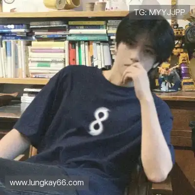 劳麟非